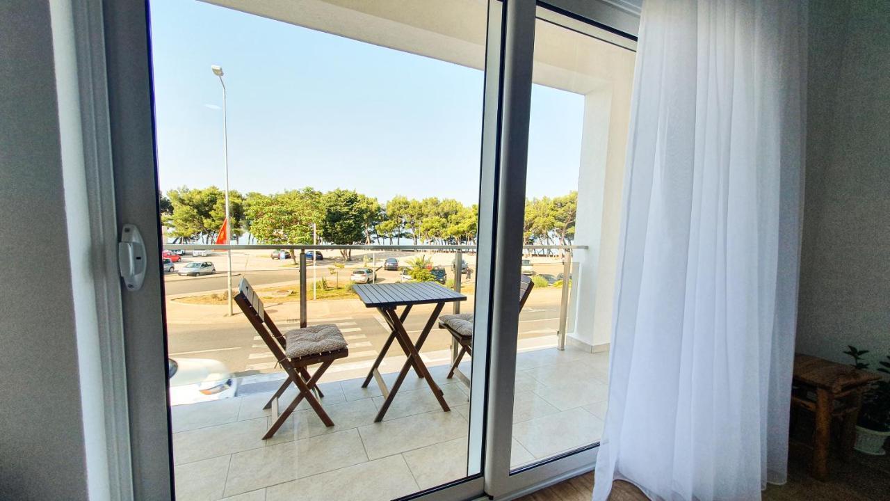 Olav Holiday Apartments Bar Exterior foto