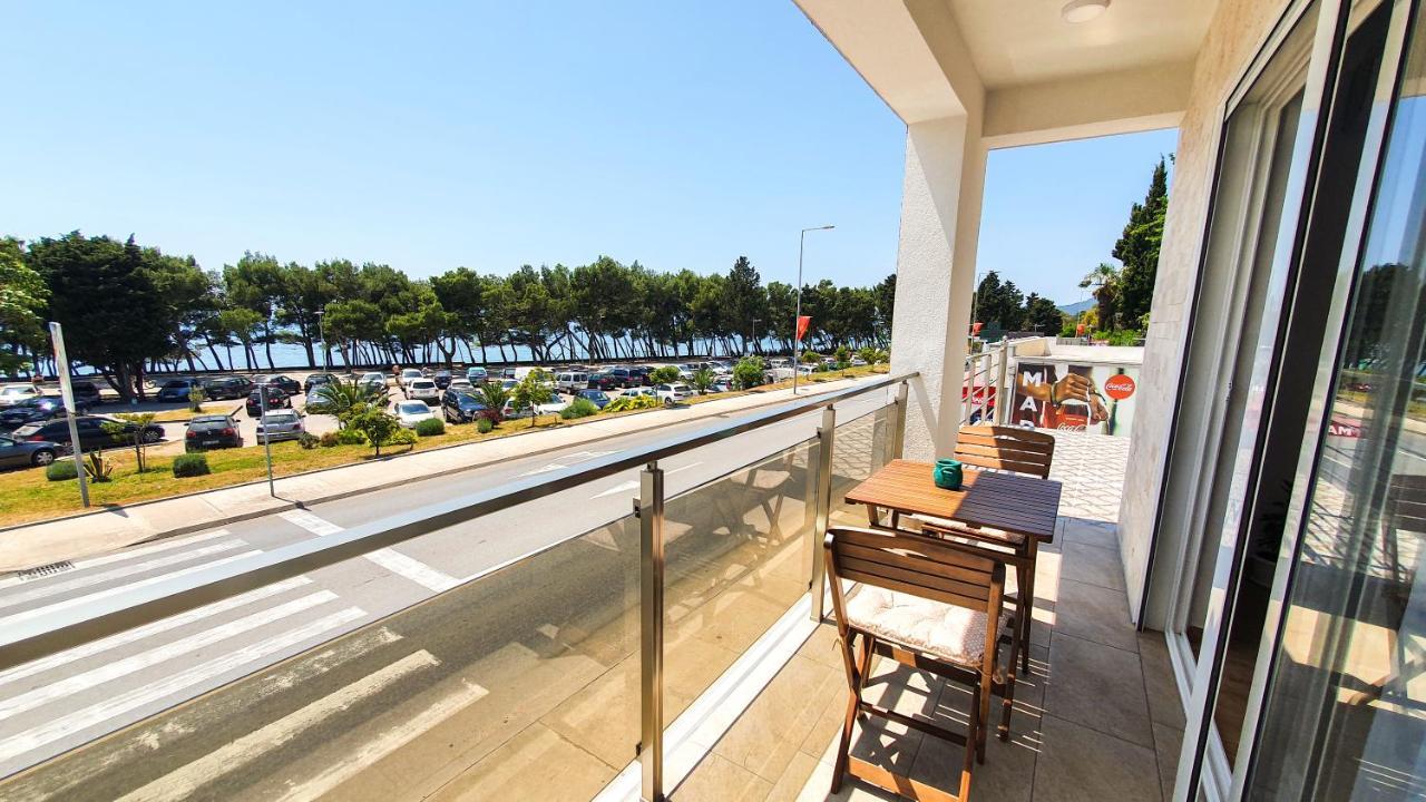 Olav Holiday Apartments Bar Exterior foto